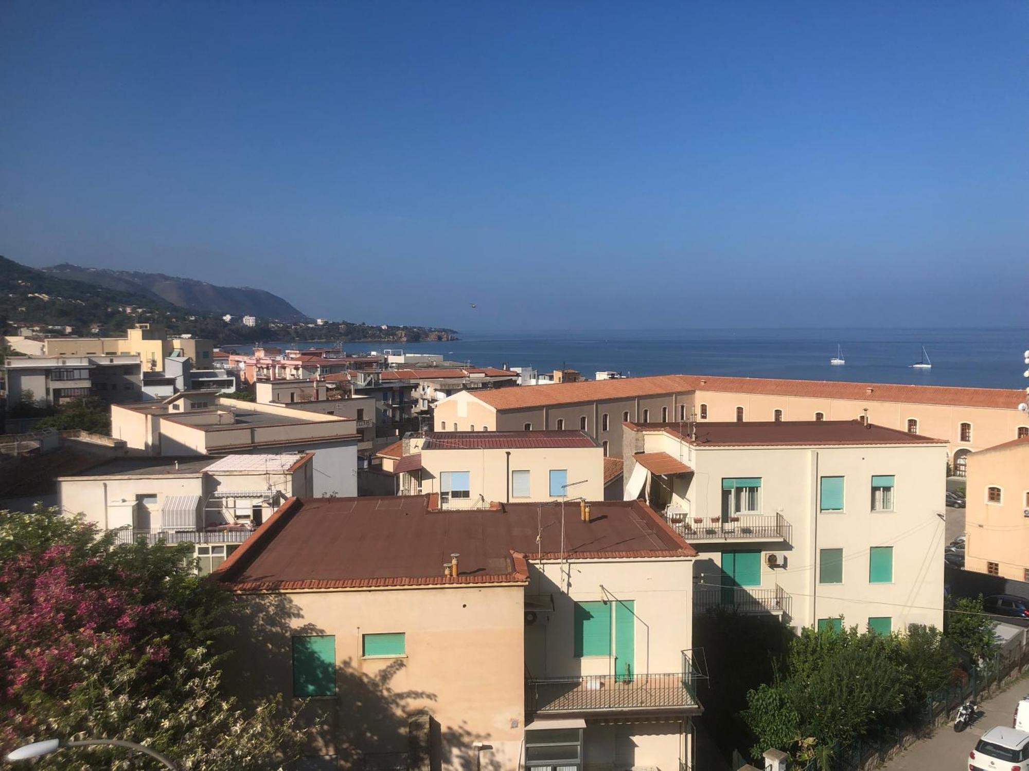 Villa Di Giorgi Apartments Center Чефалу Экстерьер фото